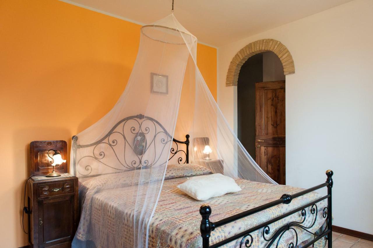 Agriturismo Wine Casale Villa Chiara Torgiano Exterior photo