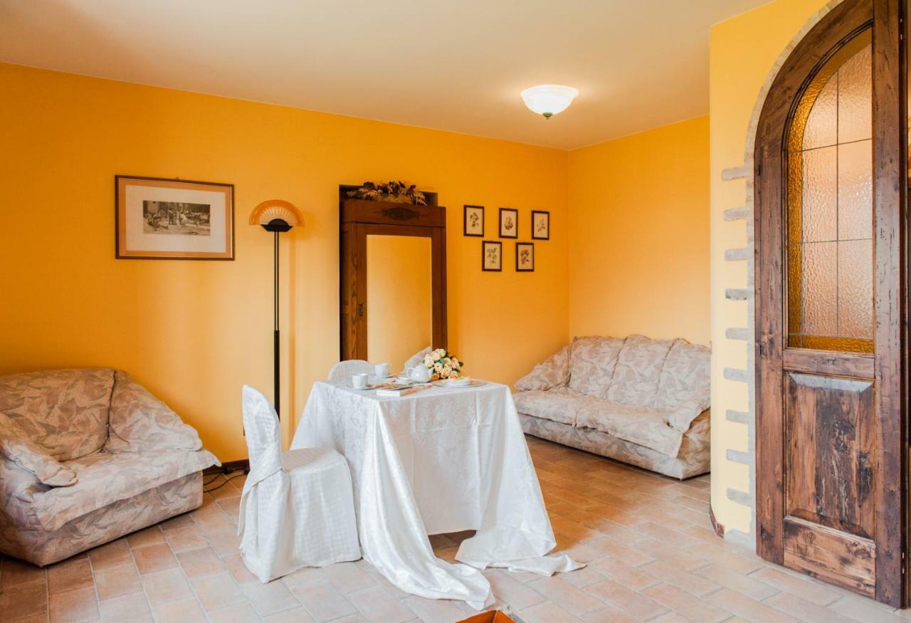 Agriturismo Wine Casale Villa Chiara Torgiano Exterior photo